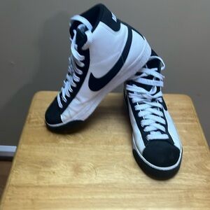 Nike women’s blazer high top